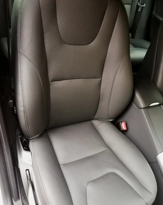 Volvo V60 Cross Country cena 61700 przebieg: 230000, rok produkcji 2018 z Opoczno małe 704